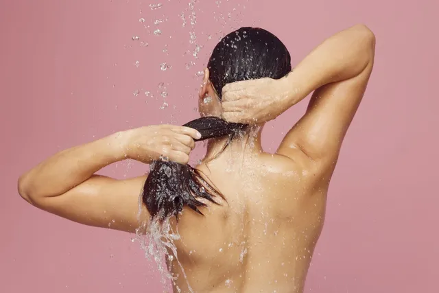 Laver ses cheveux sans les abîmer